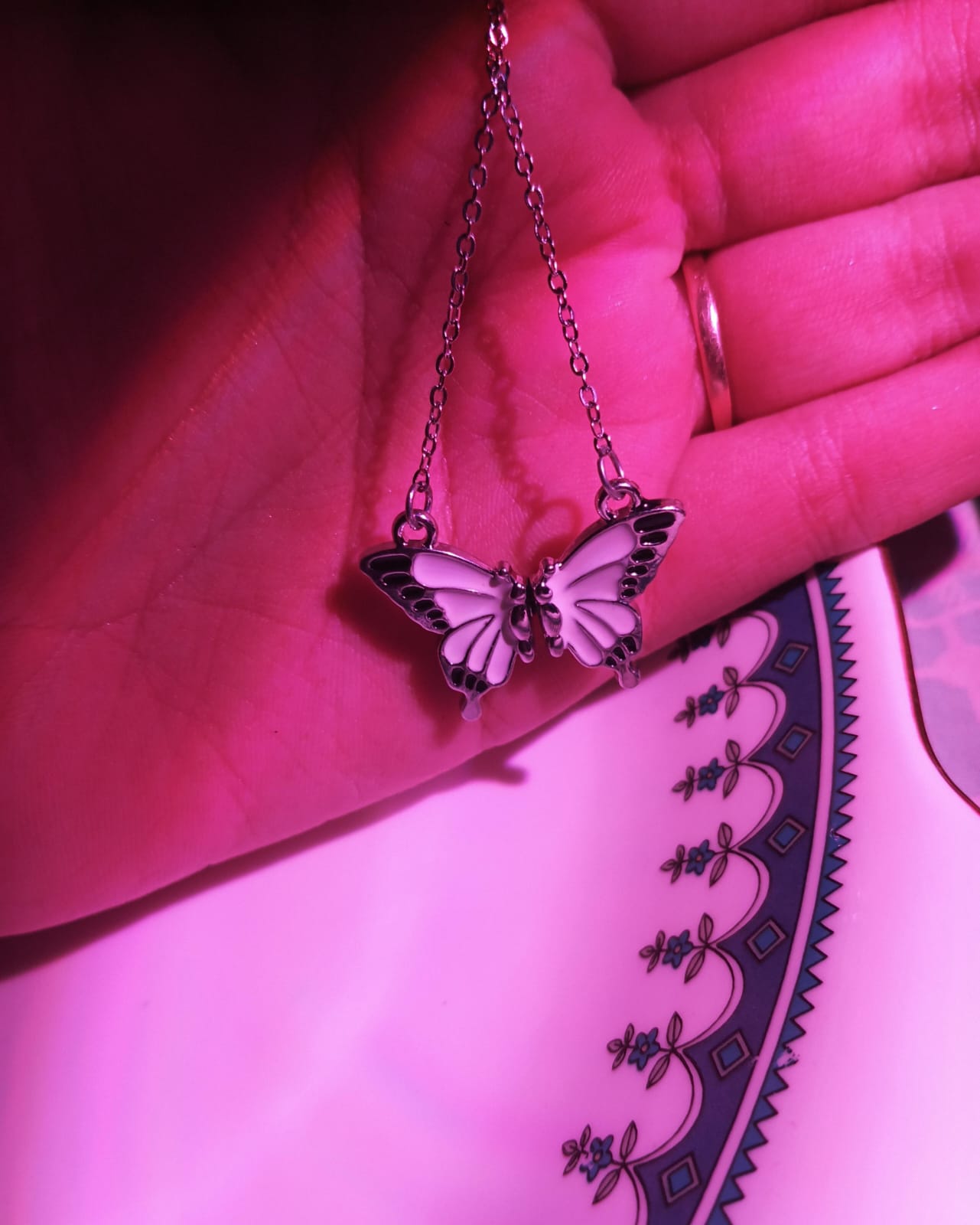 Nocturne Wings (Magnetic necklace)