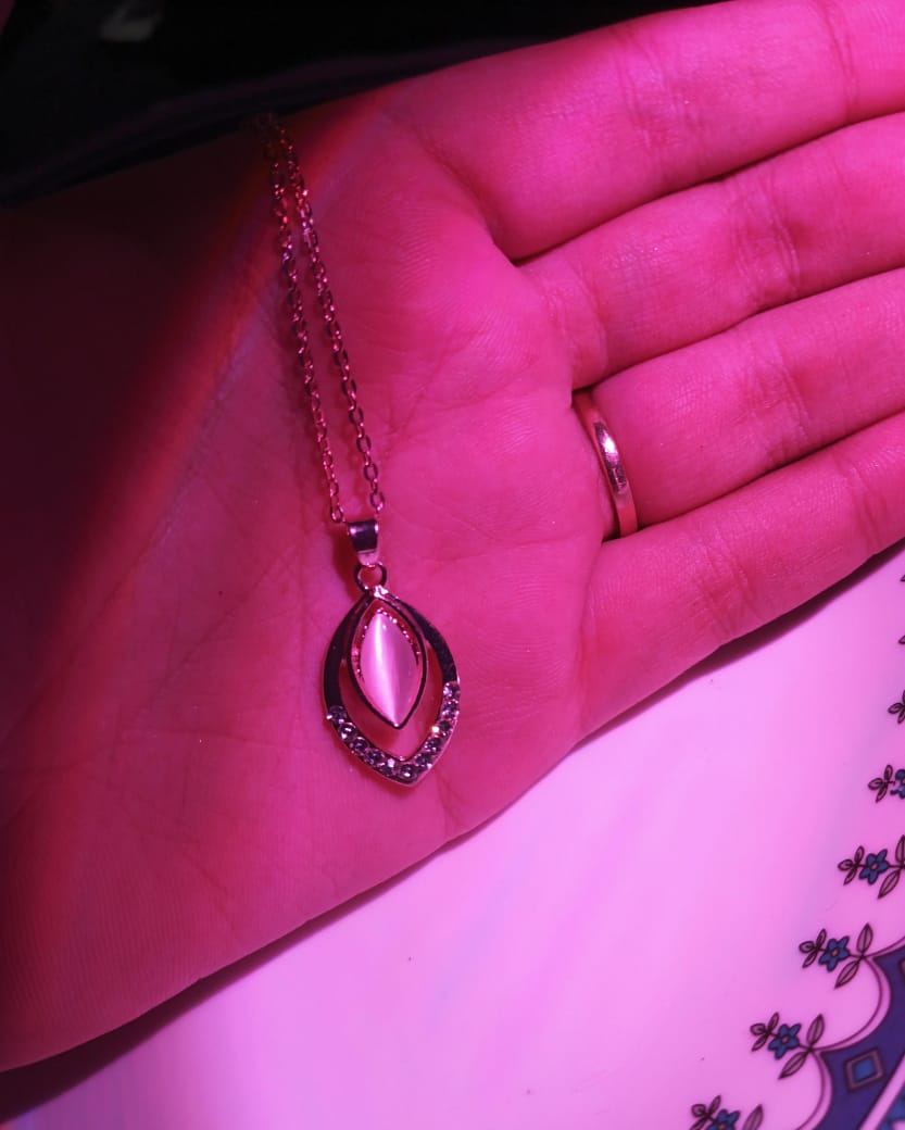 The Petal Pendant