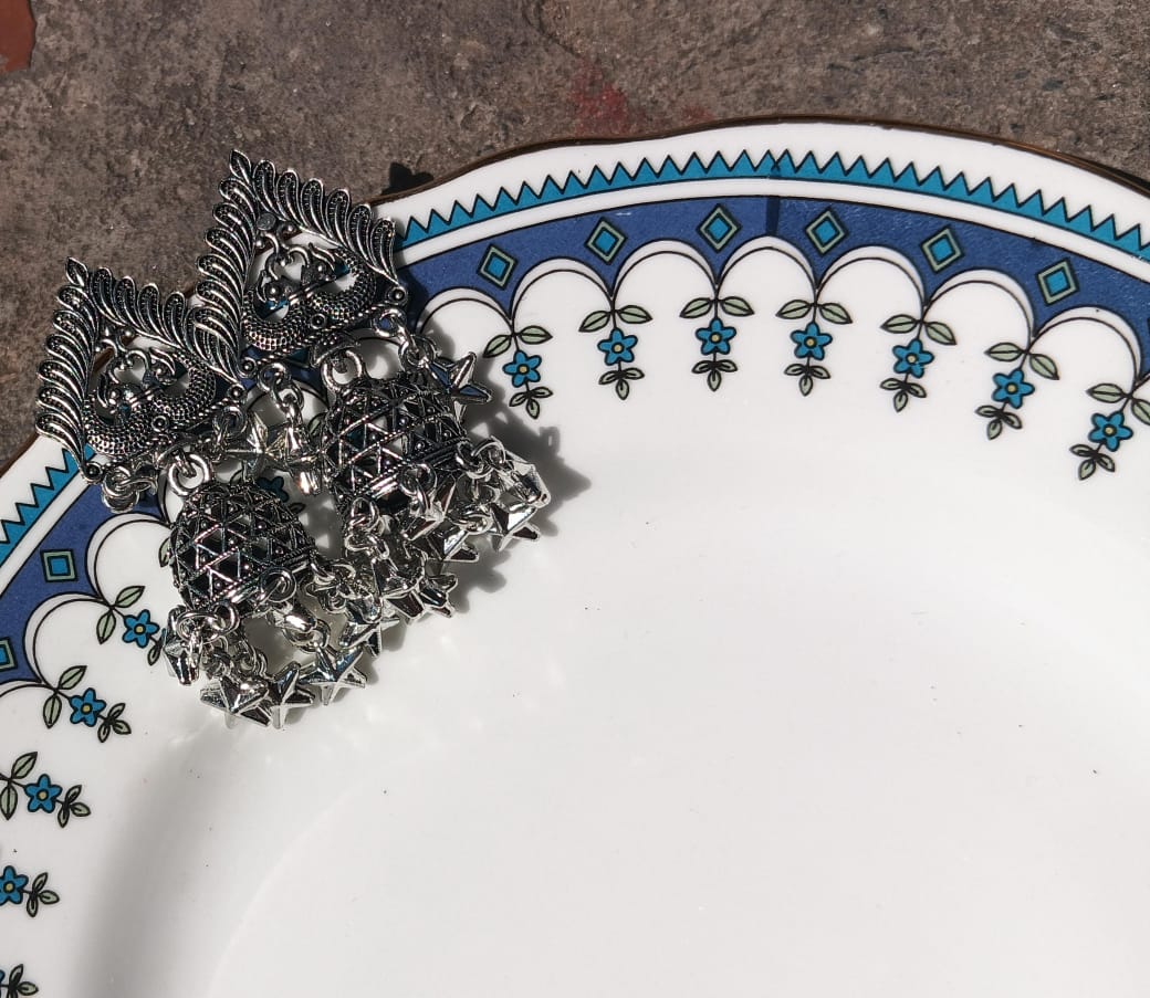 Jharokha jhumka (झरोखा झुमके)