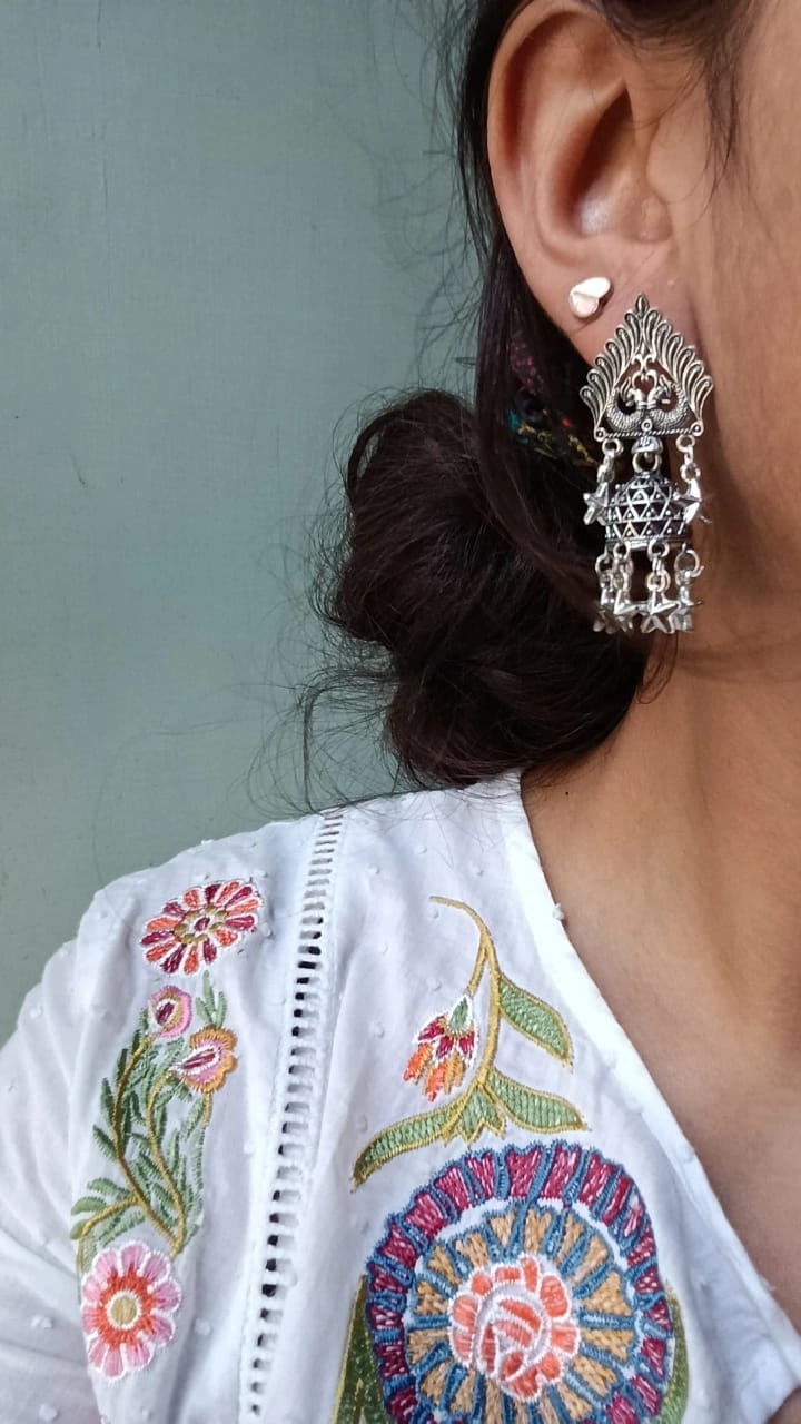 Jharokha jhumka (झरोखा झुमके)