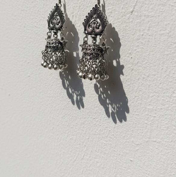 Jharokha jhumka (झरोखा झुमके)