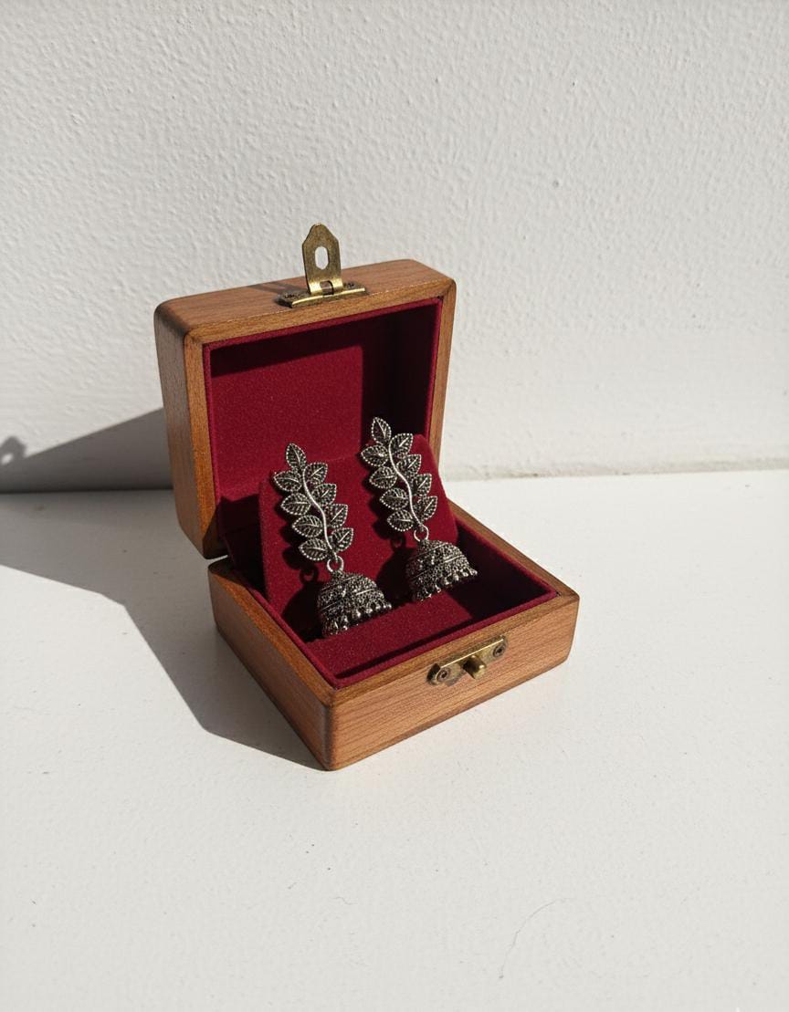 Lata pata jhumka (लता पटा झुमके)