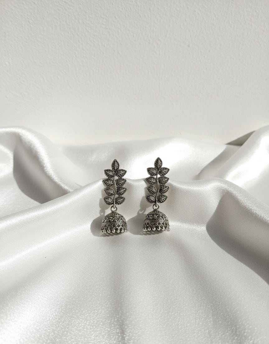 Lata pata jhumka (लता पटा झुमके)