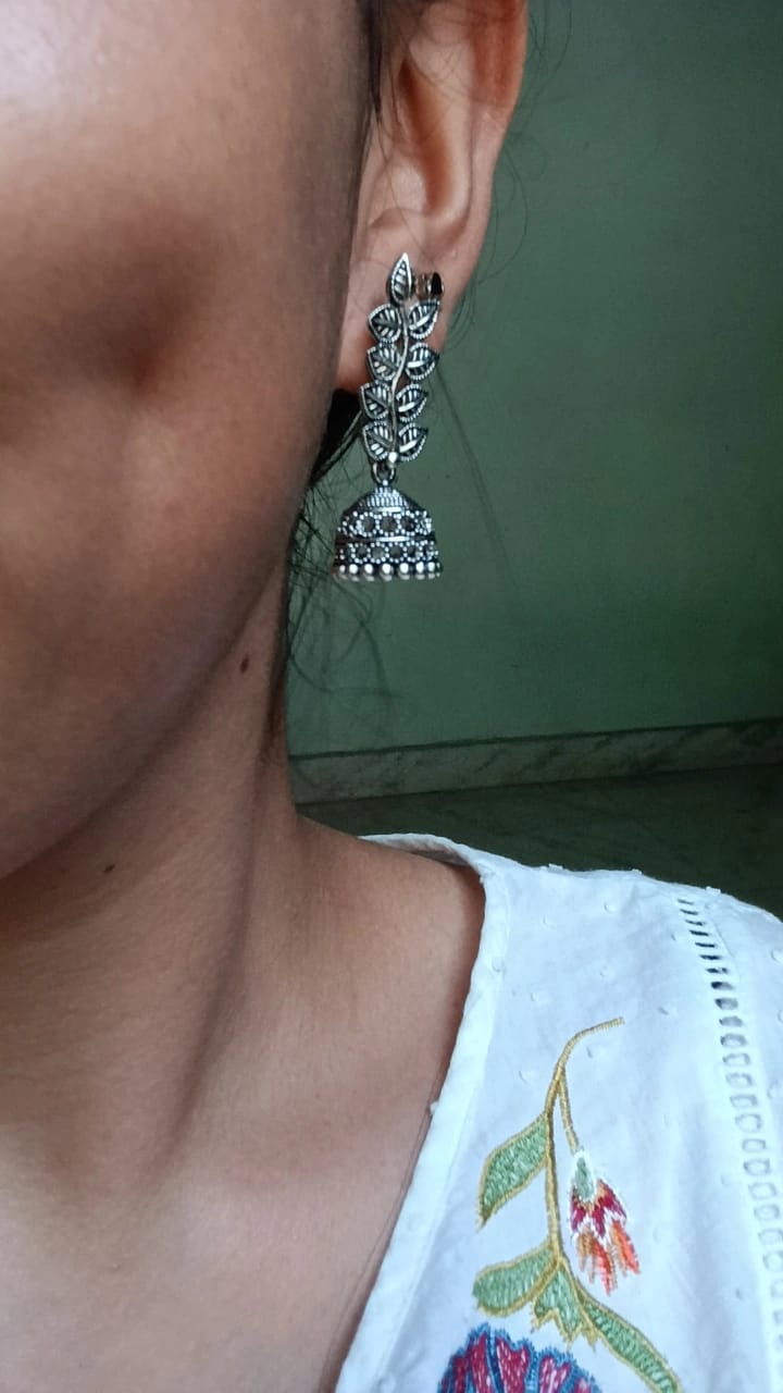 Lata pata jhumka (लता पटा झुमके)