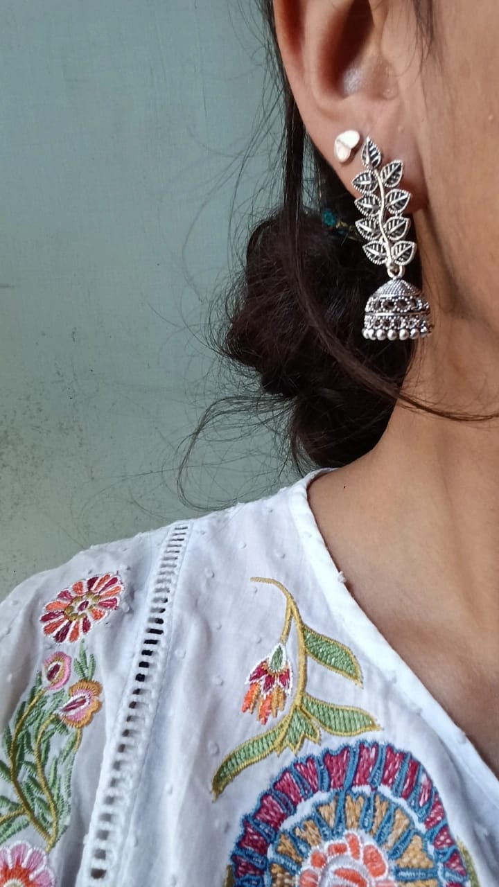 Lata pata jhumka (लता पटा झुमके)