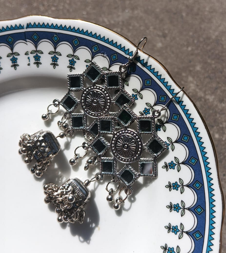 Rani ka Aaina (रानी का आईना)