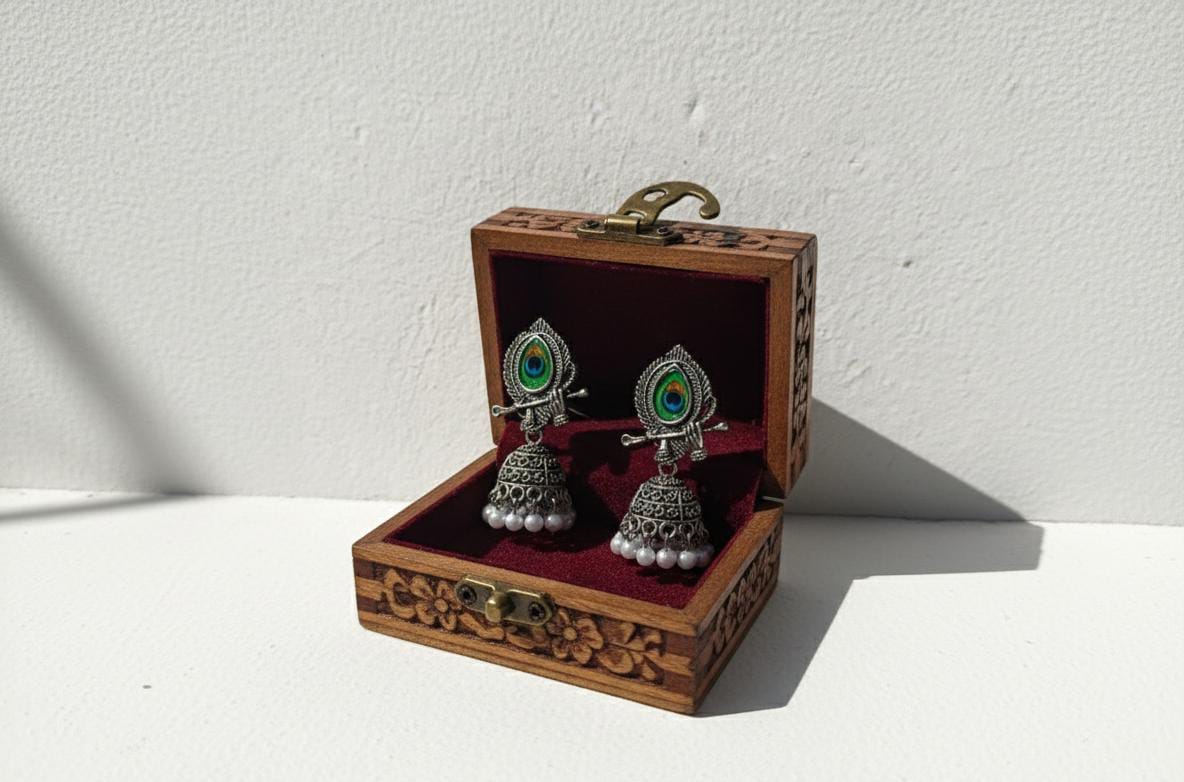 rajkiya mayur jhumke (राजकीय मयूर झुमके)