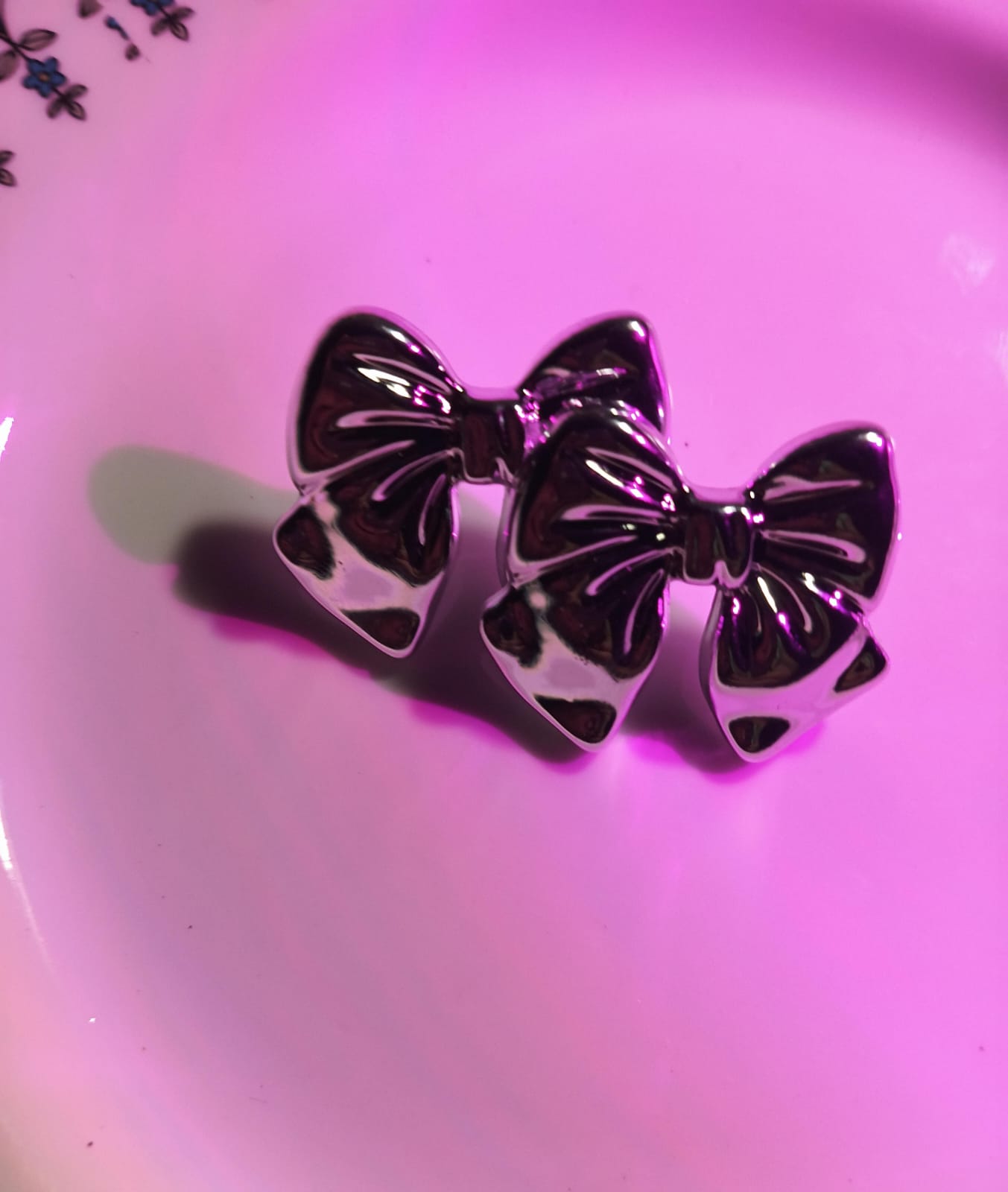 Bow studs